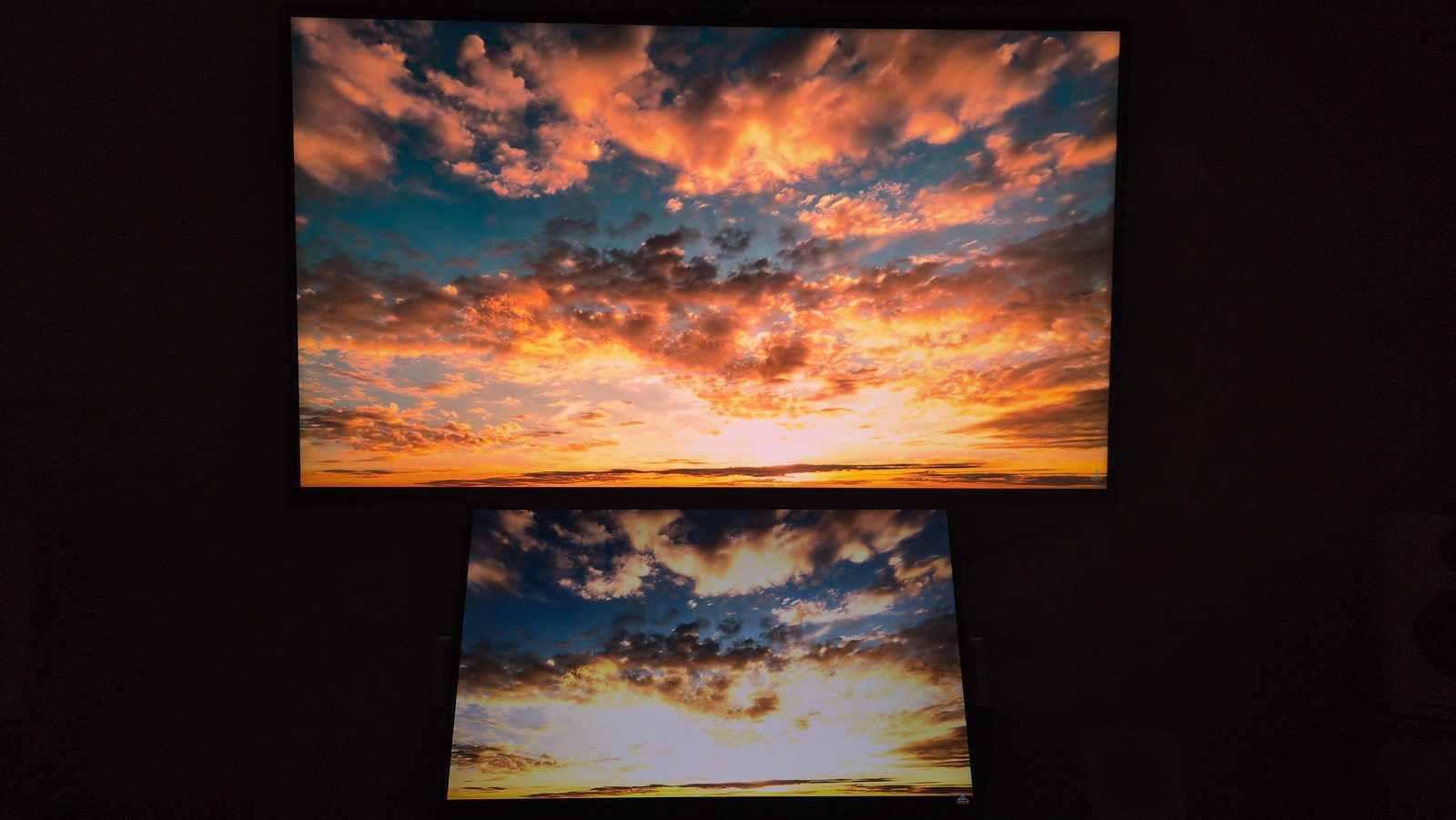 TCL 27R83U 노을 암실 클로즈업